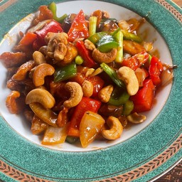 ไก่ผัดเม็ดมะม่วงหิมพานต์