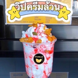 วิปครีมล้วนราดสตอเบอรี่