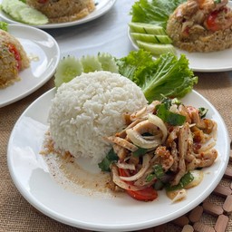 ก๋วยเตี๋ยวไก่ตุ๋น กาญจนวนิช55/1