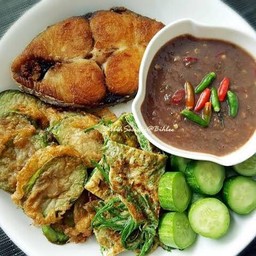 เซ็ทน้ำพริก+ผัก+ปลาพงทอด1ชิ้น