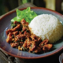 ข้าวหมูน้ำตก