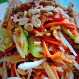 ตำปลากรอบไท หรือ ปลาร้า