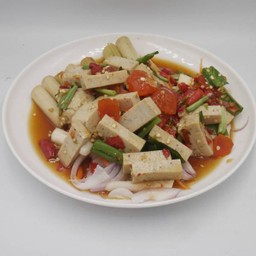 ยำหมูยอไข่แดงเค็มแซ๊บ