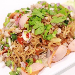 ยำมาม่าหมูสับ