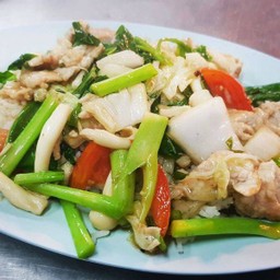 ข้าวราดผัดผักรวม