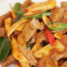 ผัดพริกแกงหมู