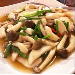 ผัดเห็ดน้ำมันหอย (กับข้าว)