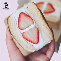 Pancake Sandwich Strawberry Fresh Cream Single (แพนเค้ก แซนวิส สตอรว์เบอร์รี่ เฟรช ครีม ซิงเกิ้ล)