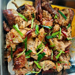 เป็ดผัดน้ำพริกเผา