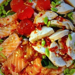 ยำม่อนไข่แดงหมูยอ