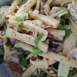 ซุปหน่อไม้ใส่หมู