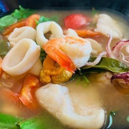 ต้มยำรวมน้ำใส