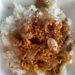 พรไพโรจน์โครตกะเพาแท้ อาหารตามสั่ง มาบยางพร