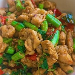 กระเพราไก่ เป็นกับข้าว