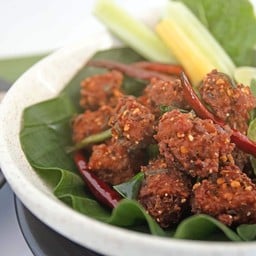 ลาบหมูทอด