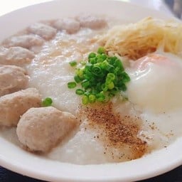 ร้านโจ๊กหมูเด้งตลาดบ้านจ้อง