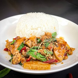 กะเพราหมูยอ+หมูสับ ราดข้าว