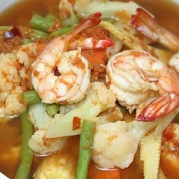 แกงส้มผักรวมกุ้ง