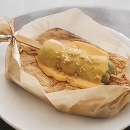 ขนมปังคัสตาร์ดดังโงะราดซอสไข่เค็ม