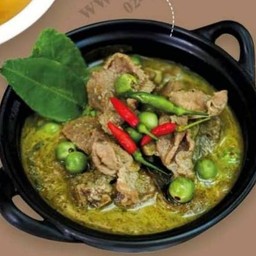 แกงเขียวหวานเนื้อพริกสด (กับข้าว)