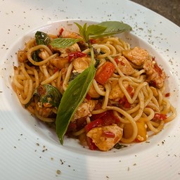 สปาเกตตีผัดขี้เมาไก่