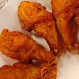 [อร่อยซ่ากับโค้ก] ชุดน่องไก่ทอด 5 ชิ้น +  โค้ก ออริจินัล (ขวด) 