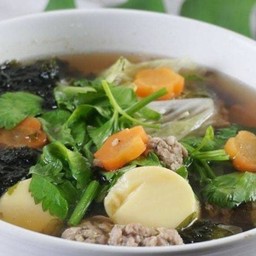 ต้มจืดหมูเต้าหู้สาหร่าย(กับข้าว)