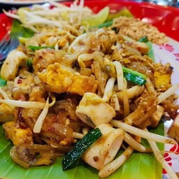 ผัดไทยปลาหมึก