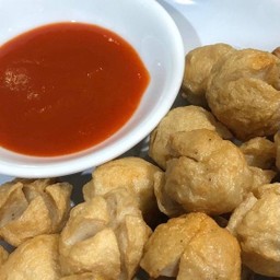 ลูกชิ้นหมูทอด