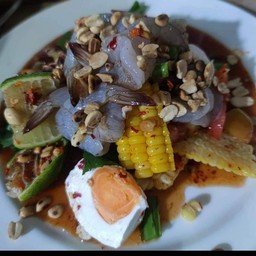 ตำข้าวโพดไข่เค็มกุ้งสด