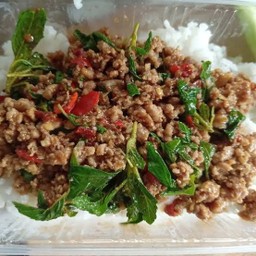 กระเพราหมูสับ