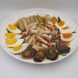ยำสามไข่