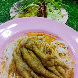 ขนมจีนน้ำยาผสมขาไก่