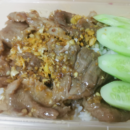ทอดกระเทียมราดข้าว