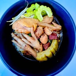 ก๋วยเตี๋วไก่มะระบุฟเฟ่ต์ลุงชาย