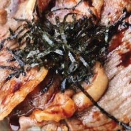 ข้าวหน้าเนื้อวากิว