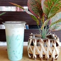 นมสดมิ้นท์   สวนผสม นมข้นหวาน นมข้นจืด และนมจืดเมจิ  และน้ำหวานมิ้นท์ ตราลองบีช