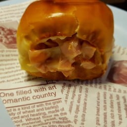 ปังปิ้งไส้ทะลัก ไส้กรอกไก่รมควัน + มายองเนส