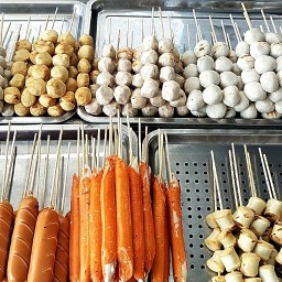 โบลูกชิ้นปิ้งศาลากลางสุพรรณ