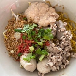 ก๋วยเตี๋ยวต้มยำโบราณ ต้มเลือดหมู นายวิม.