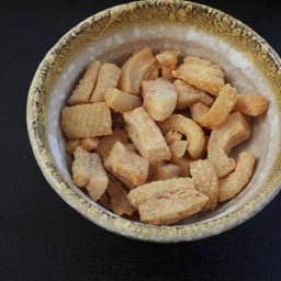 กากหมูเจียว