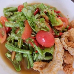 ตำถั่วใส่แคปหมู