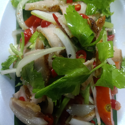 ยำคอหมูย่าง