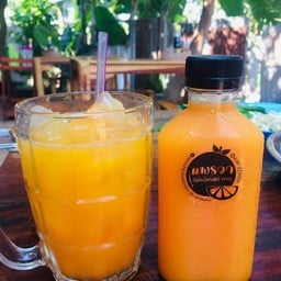 น้ำส้มคั้นสด