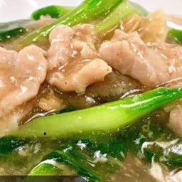 ราดหน้าเส้นใหญ่