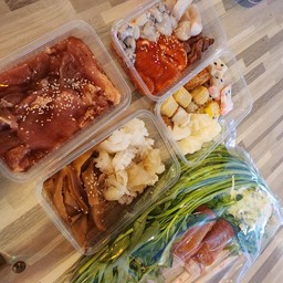 ชุดหมูกระทะ รวมทุกอย่าง 2 กิโล - ฟรีน้ำจิ้ม ผัก