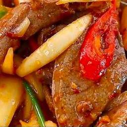 ผัดพริกแกงตับหมู(ราดข้าว)