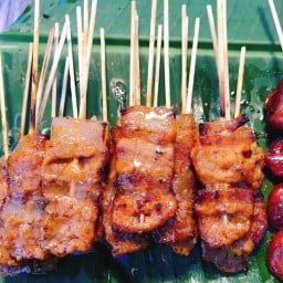หมูปิ้งโบราณ  By. ไวน์ (ไม่ใสชูรส &เตาถ่าน) ลาดกระบัง1