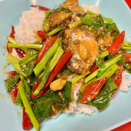 ข้าวคะน้าปลากระป๋องราดข้าว