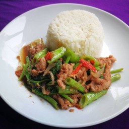 หมูกะปิผักบุ้งรสจัดจ้าน